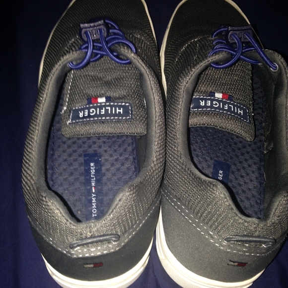 Tommy hilfigure ahoes - Picture 3 of 4